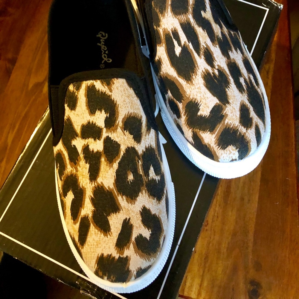 Brand new cloth sneakers leopard print